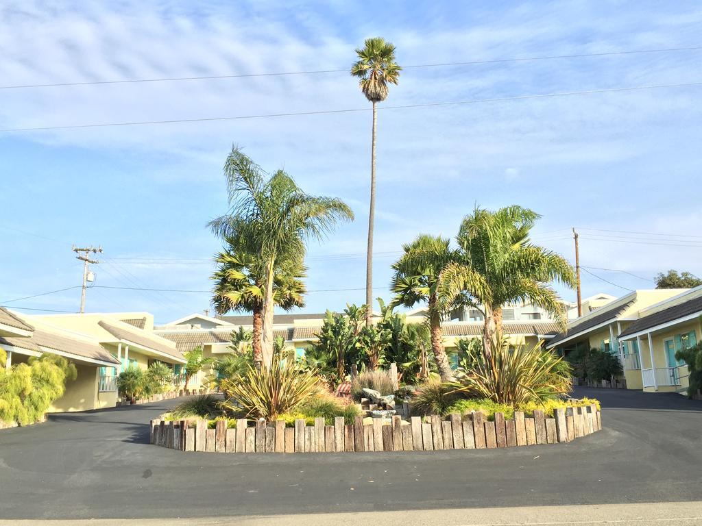 Beach Bungalow Inn And Suites Моро Бей Екстериор снимка