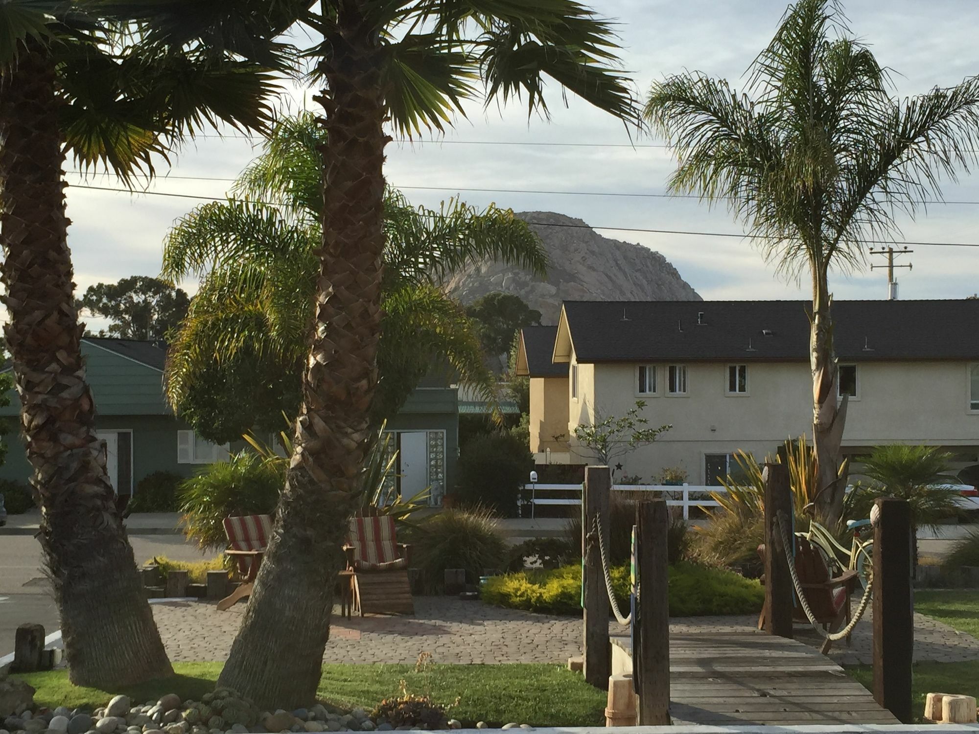 Beach Bungalow Inn And Suites Моро Бей Екстериор снимка