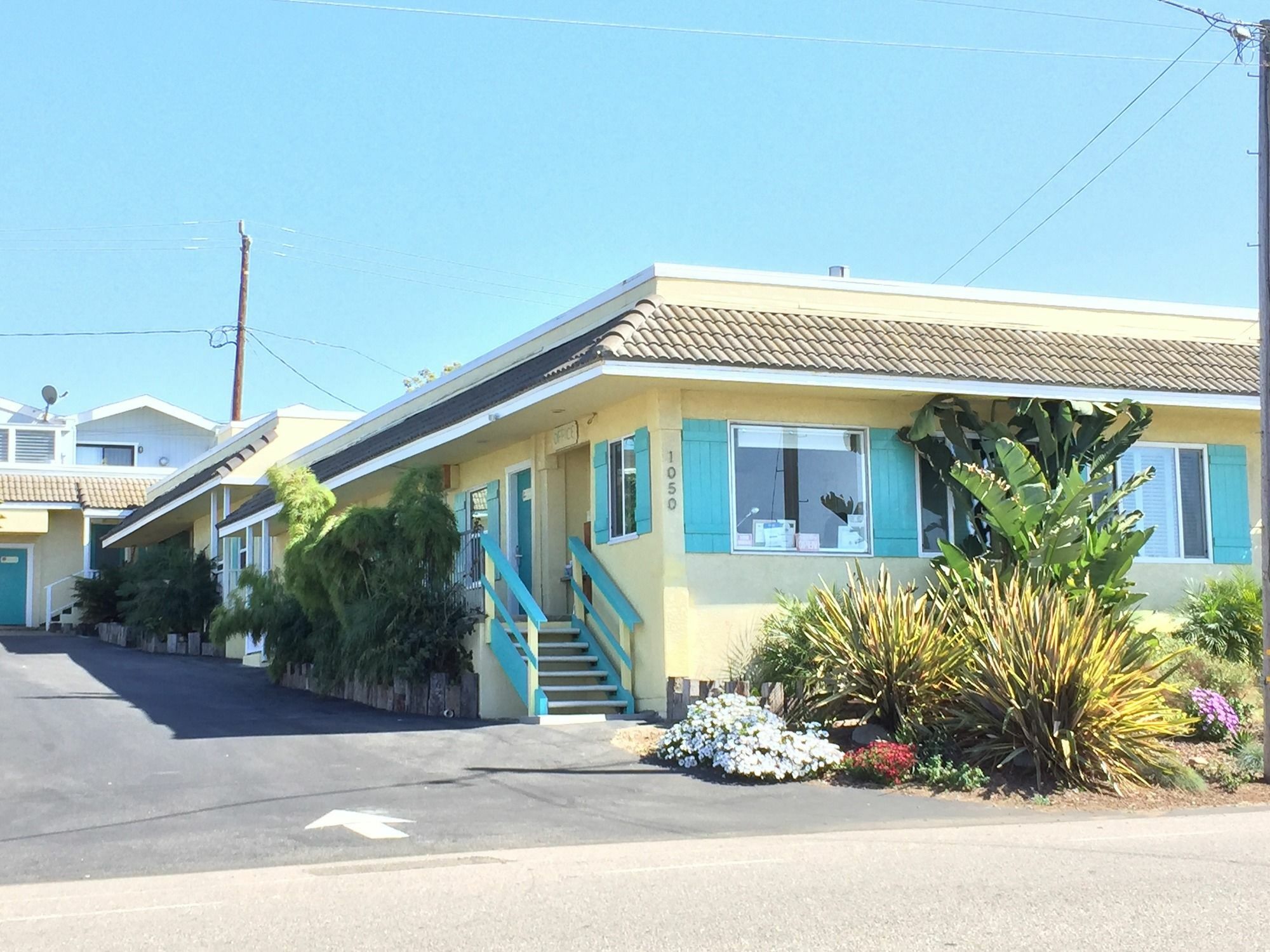 Beach Bungalow Inn And Suites Моро Бей Екстериор снимка