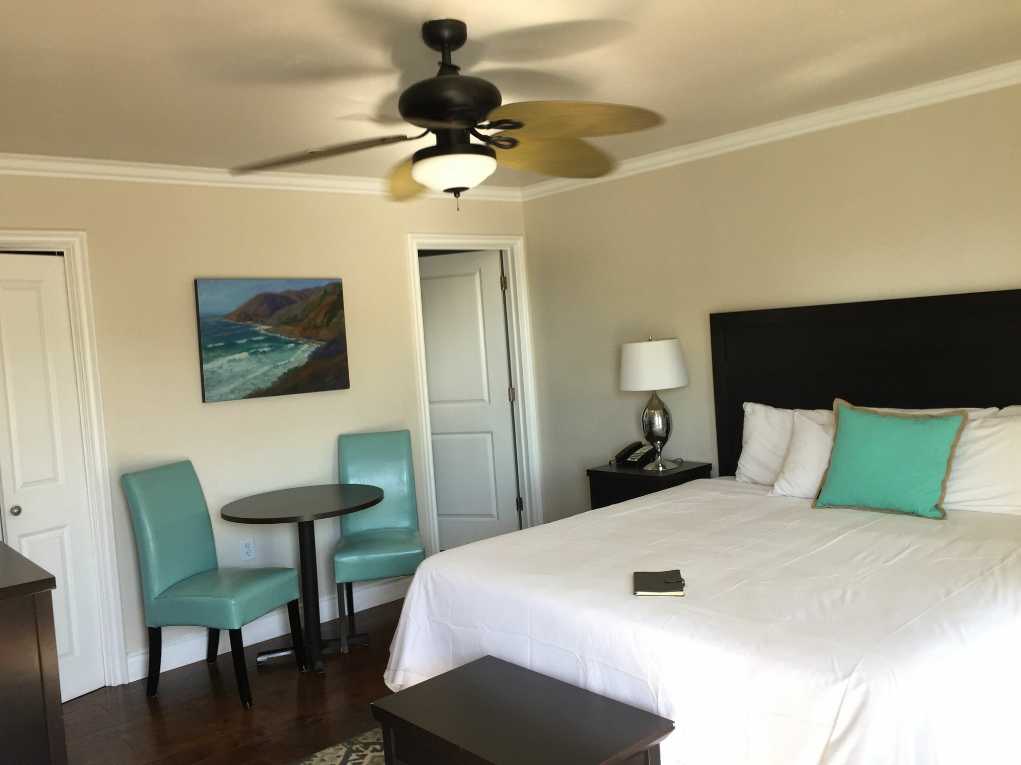Beach Bungalow Inn And Suites Моро Бей Екстериор снимка