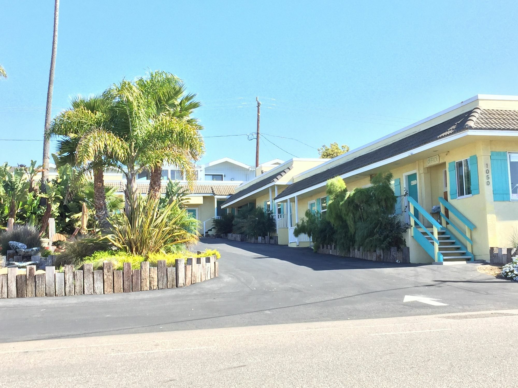 Beach Bungalow Inn And Suites Моро Бей Екстериор снимка