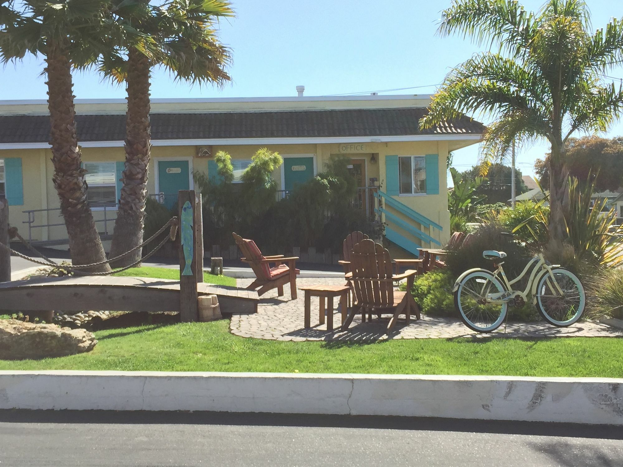 Beach Bungalow Inn And Suites Моро Бей Екстериор снимка