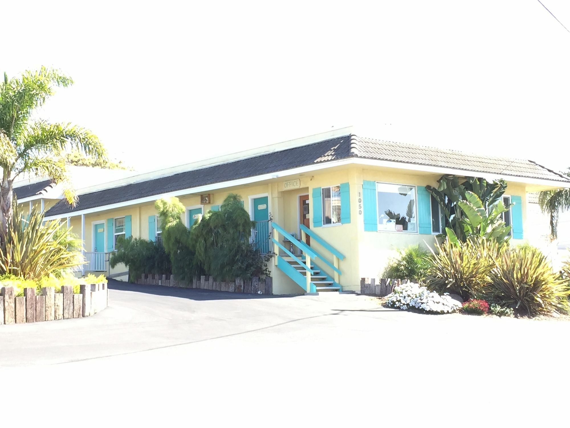 Beach Bungalow Inn And Suites Моро Бей Екстериор снимка